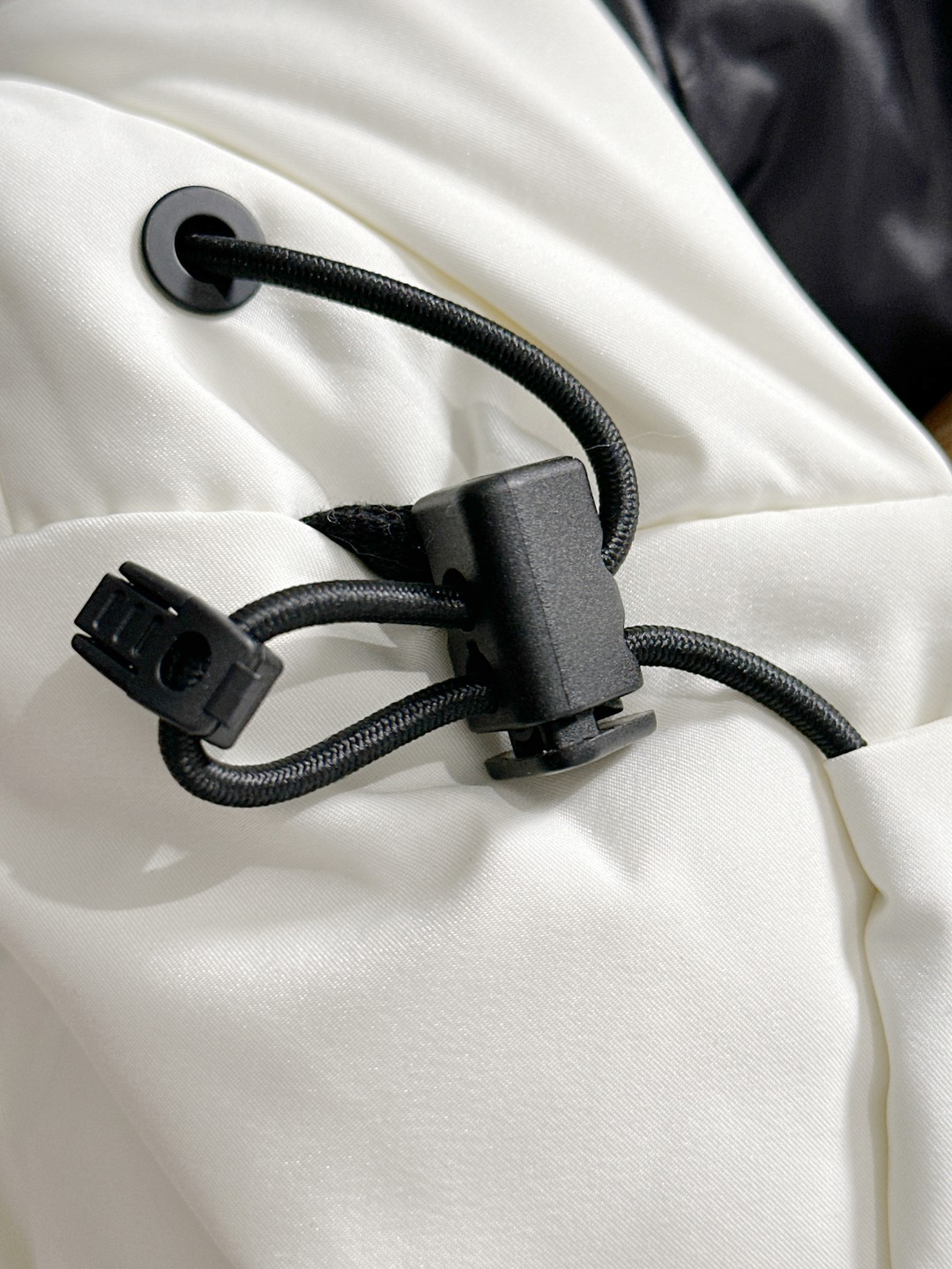 两天货期 芬迪 🔥🔥高端定制 2025冬季官网最新款爆款羽绒服 客供原版订制五金配件全进口原版定制 欢迎