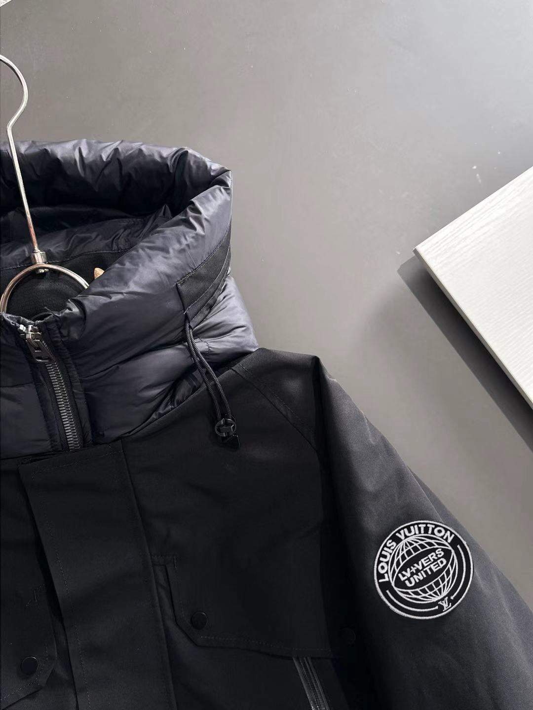 两天货期 LV 🔥🔥高端定制 2025冬季官网最新款爆款羽绒服 客供原版订制五金配件全进口原版定制 欢迎