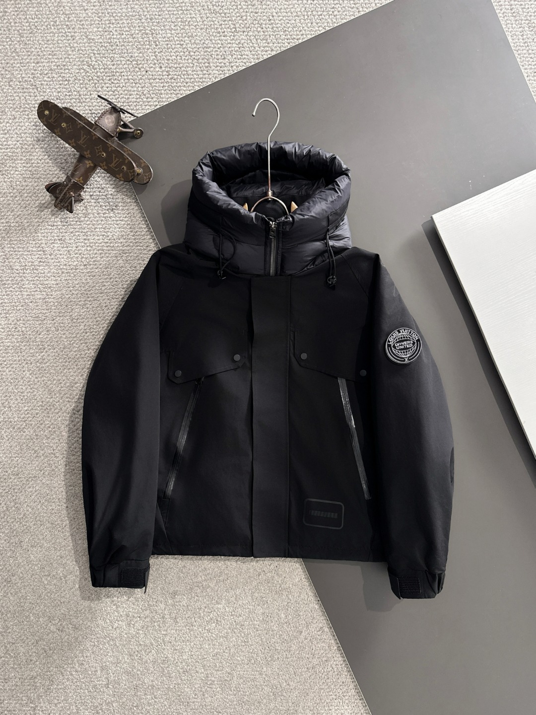 两天货期 LV 🔥🔥高端定制 2025冬季官网最新款爆款羽绒服 客供原版订制五金配件全进口原版定制 欢迎