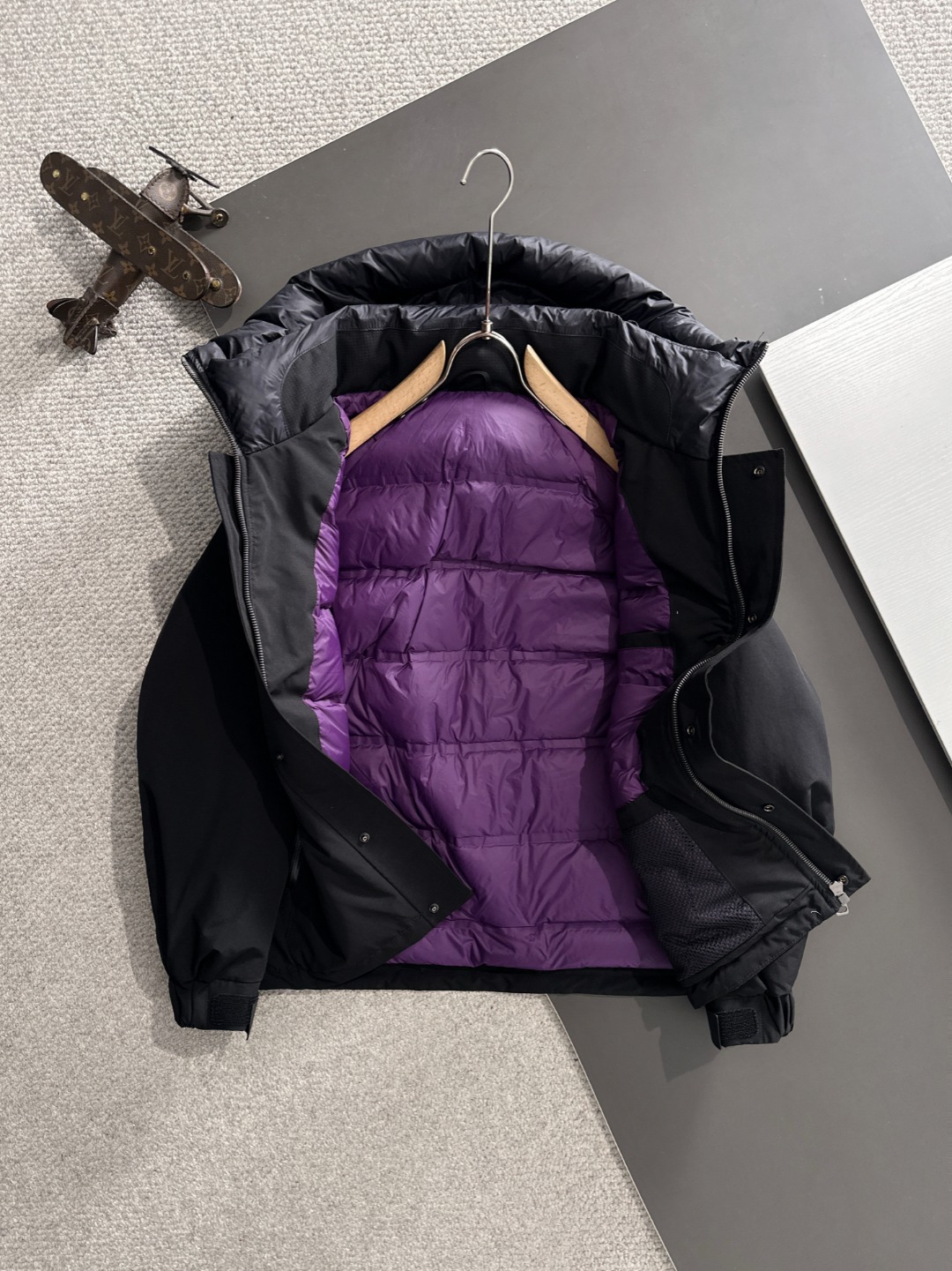 两天货期 LV 🔥🔥高端定制 2025冬季官网最新款爆款羽绒服 客供原版订制五金配件全进口原版定制 欢迎