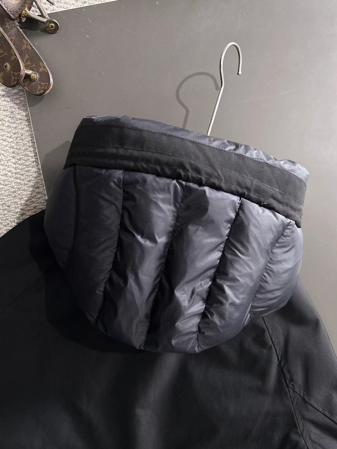 两天货期 LV 🔥🔥高端定制 2025冬季官网最新款爆款羽绒服 客供原版订制五金配件全进口原版定制 欢迎