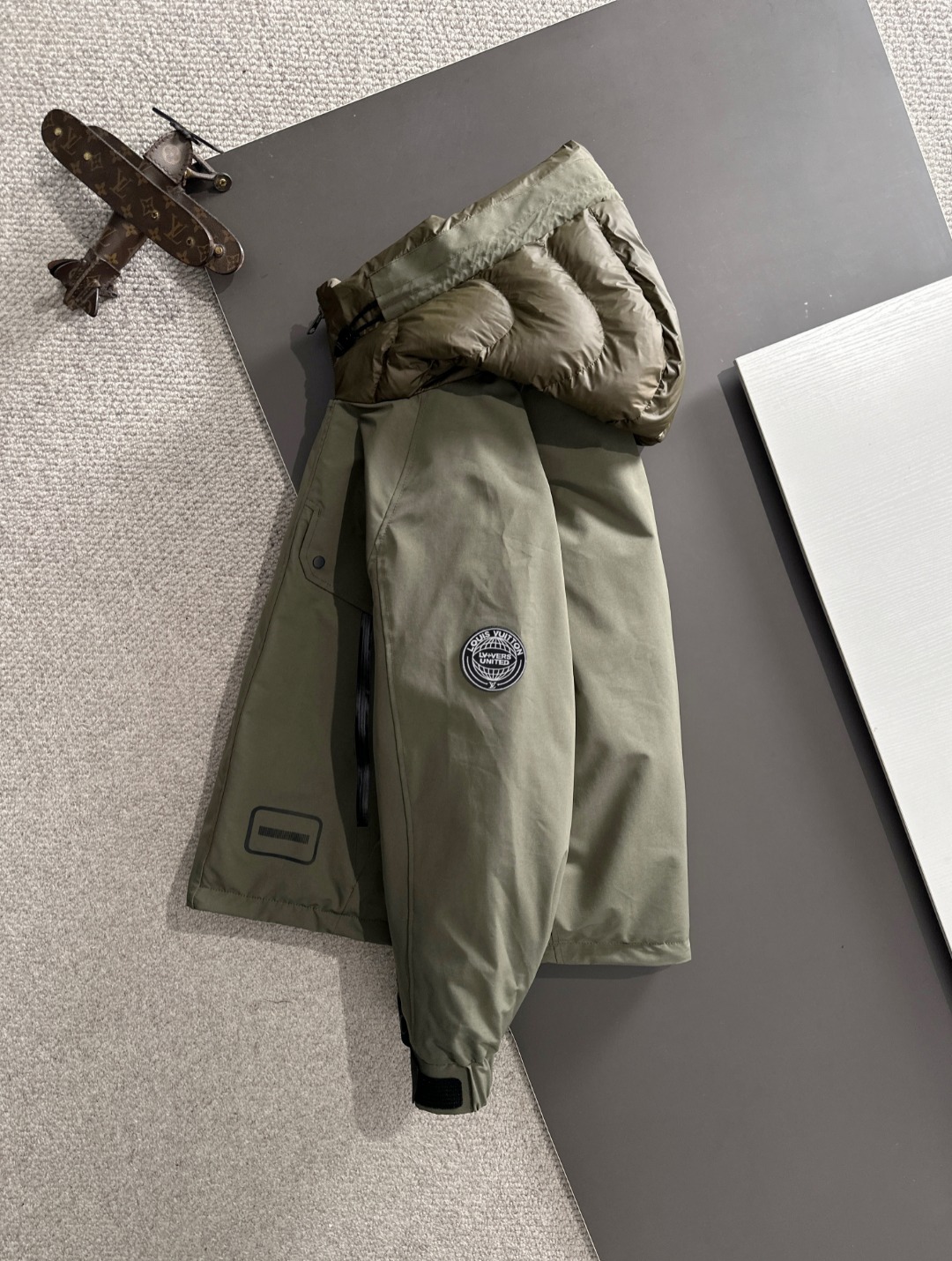 两天货期 LV 🔥🔥高端定制 2025冬季官网最新款爆款羽绒服 客供原版订制五金配件全进口原版定制 欢迎