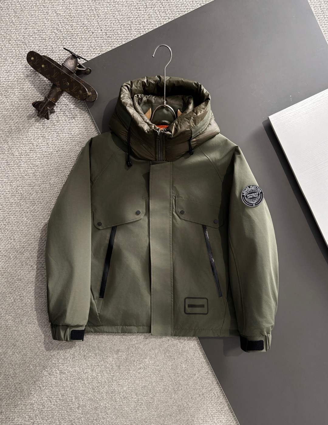 两天货期 LV 🔥🔥高端定制 2025冬季官网最新款爆款羽绒服 客供原版订制五金配件全进口原版定制 欢迎