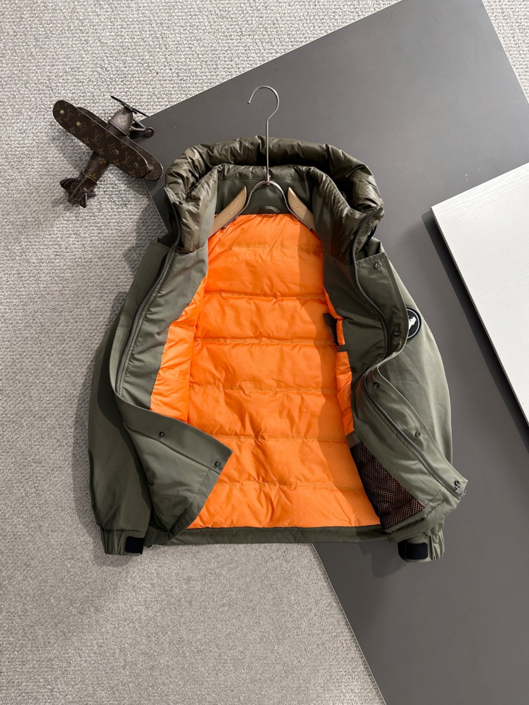 两天货期 LV 🔥🔥高端定制 2025冬季官网最新款爆款羽绒服 客供原版订制五金配件全进口原版定制 欢迎