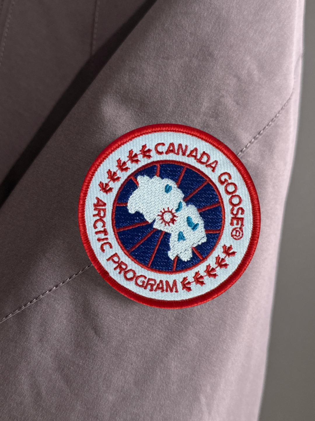 两天货期 大鹅 🔥🔥高端定制 2025冬季官网最新款爆款羽绒服 客供原版订制五金配件全进口原版定制 欢迎