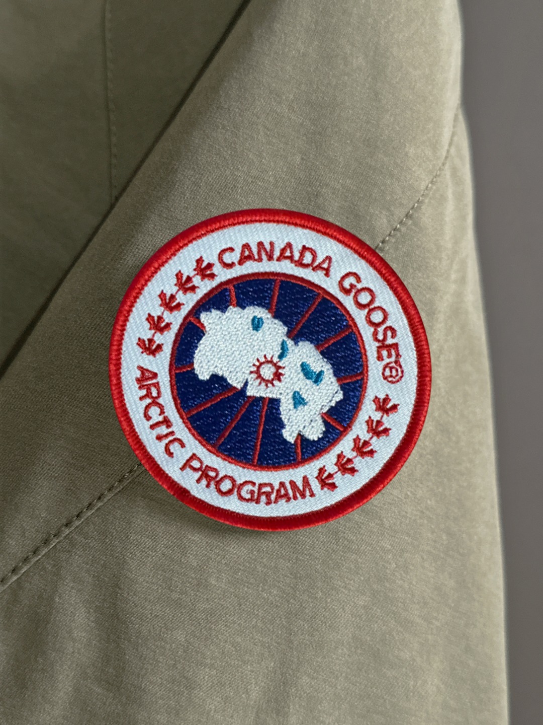 两天货期 大鹅 🔥🔥高端定制 2025冬季官网最新款爆款羽绒服 客供原版订制五金配件全进口原版定制 欢迎