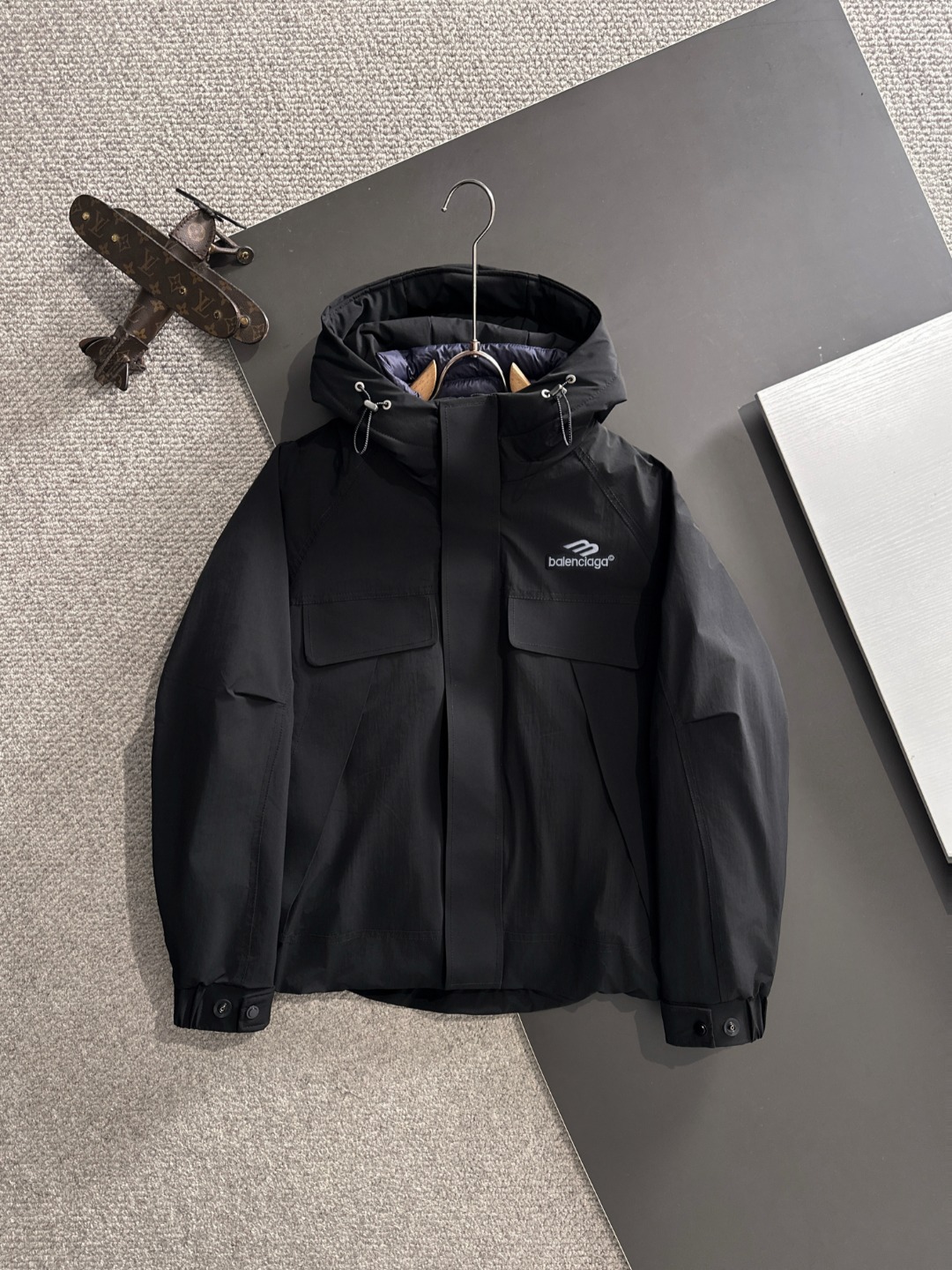 两天货期 巴黎世家 🔥🔥高端定制 2025冬季官网最新款爆款羽绒服 客供原版订制五金配件全进口原版定制 