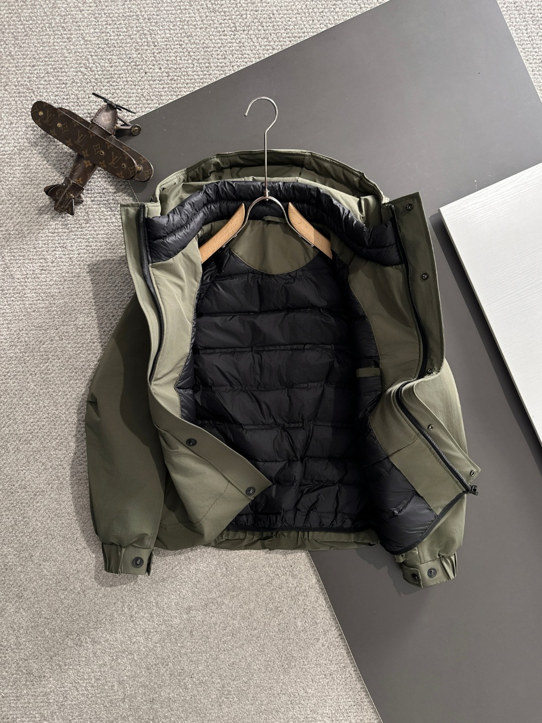 两天货期 巴黎世家 🔥🔥高端定制 2025冬季官网最新款爆款羽绒服 客供原版订制五金配件全进口原版定制 