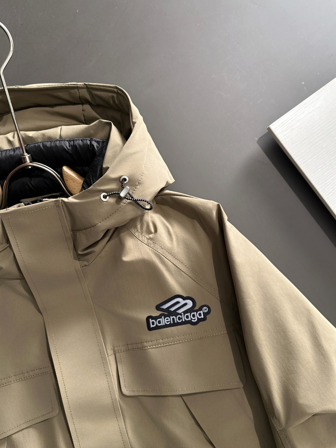 两天货期 巴黎世家 🔥🔥高端定制 2025冬季官网最新款爆款羽绒服 客供原版订制五金配件全进口原版定制 