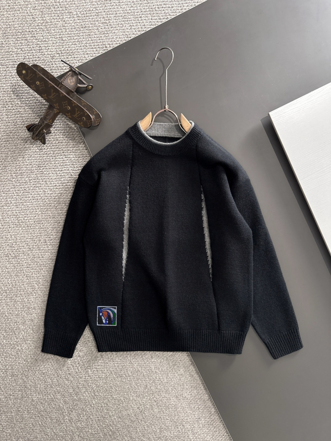 Hermes Men's Wool-Blend Sweater Winter Collection - Comfortable & Stylish