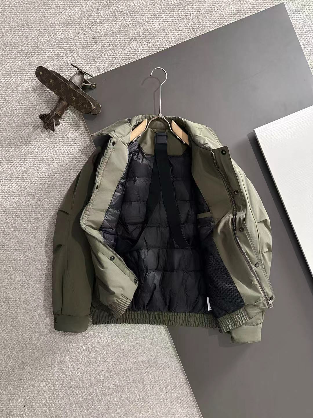 China Replica Dior Down Jackets DRDJ0402-658