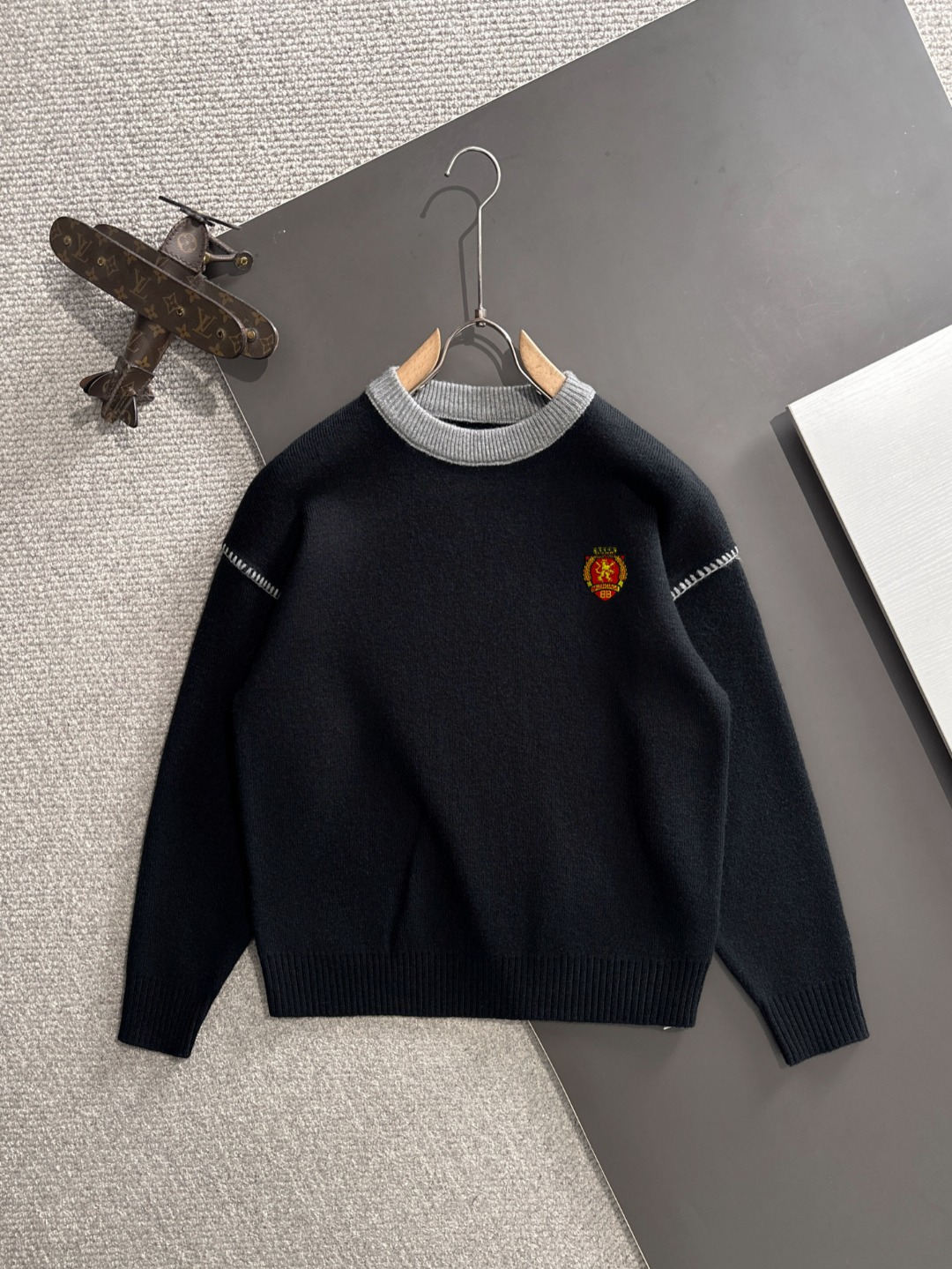 Envío al día siguiente P180 Balenciaga último suéter del sitio web oficial de principios de 2026, ¡modelo popular vendi…