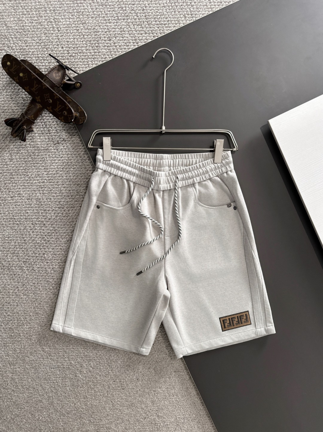 Envío al día siguiente P160 artículo de alta gama Fendi 2026 primavera/verano nuevo estilo pantalones cortos casuales c…