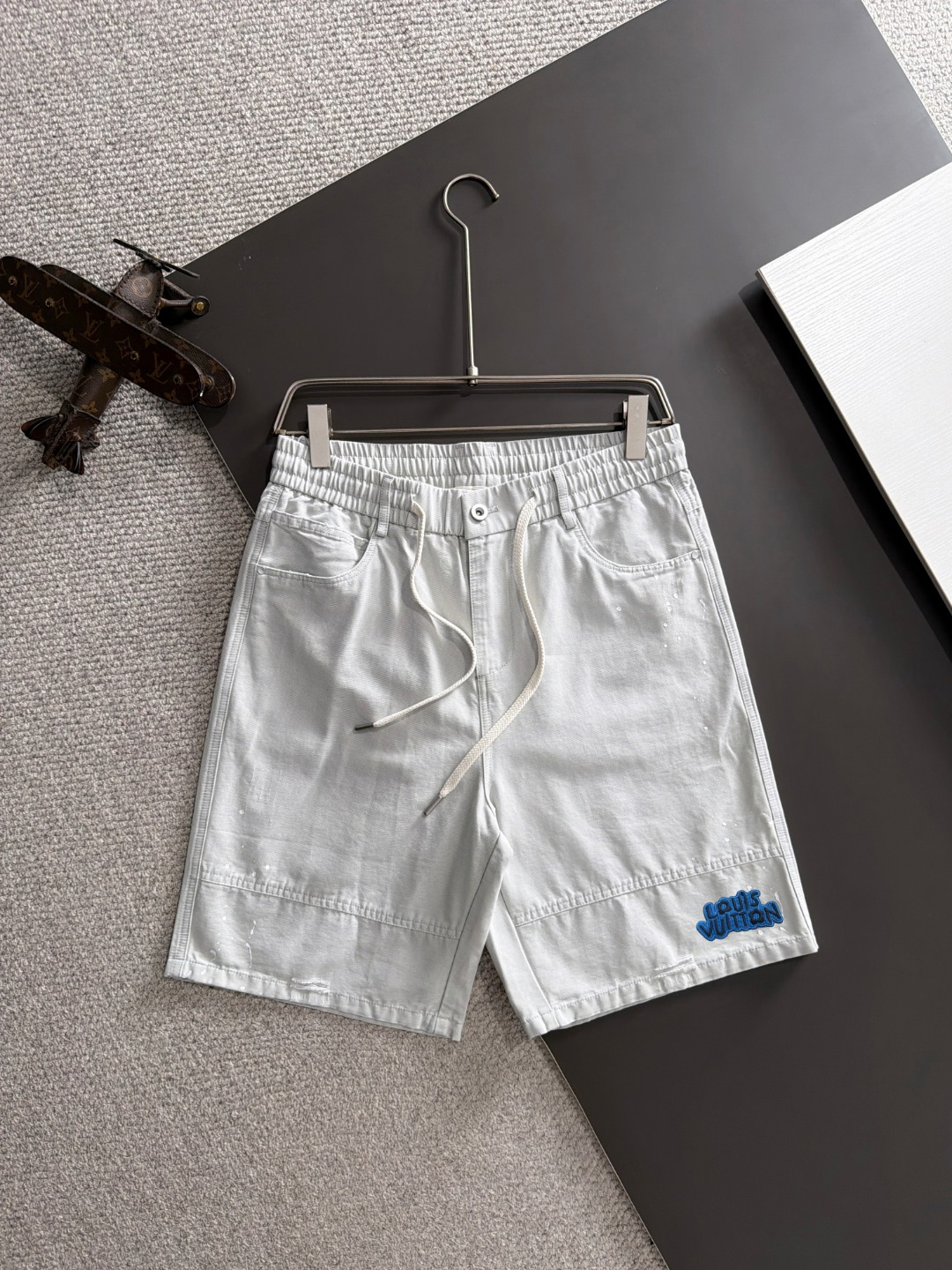 P150 producto de alta gama LV pantalones cortos casuales con cinturilla elástica de la nueva temporada de primavera/ver…