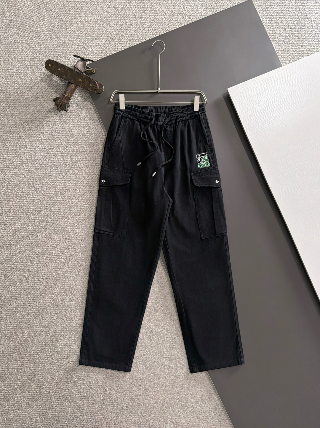 Envío al día siguiente P190 Loewe pantalones casuales con cintura elástica de la nueva colección 2026 primavera/verano,…