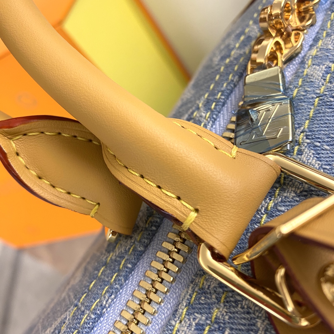 Louis Vuitton Keepall Bandoulière 45 Denim Travel Bag - Light Blue 6 i1720459064 5569 4