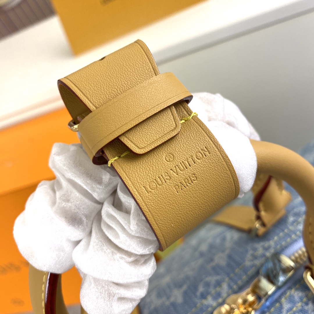 Louis Vuitton Keepall Bandoulière 45 Denim Travel Bag - Light Blue 4 i1720459064 8185 6