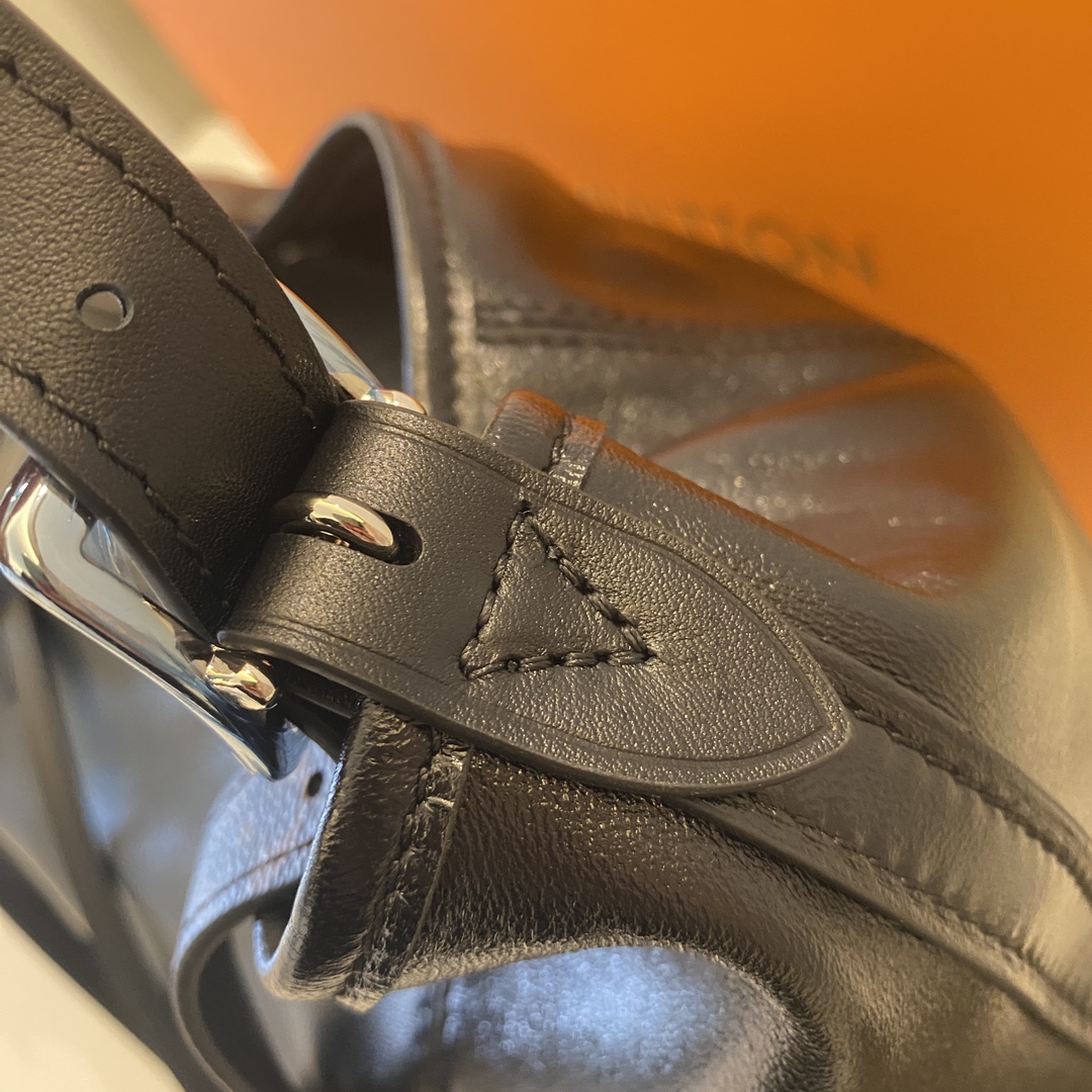 Louis Vuitton CarryAll Dark Medium Hobo Bag, M25143 - Luxurious Leather Handbag 9 i1724917700 2843 6