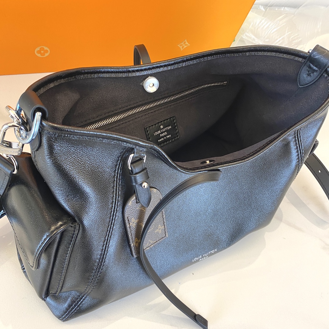 Louis Vuitton CarryAll Cargo Small Black Leather HandBag 33.5x23x15cm 4 i1725001155 7862 8