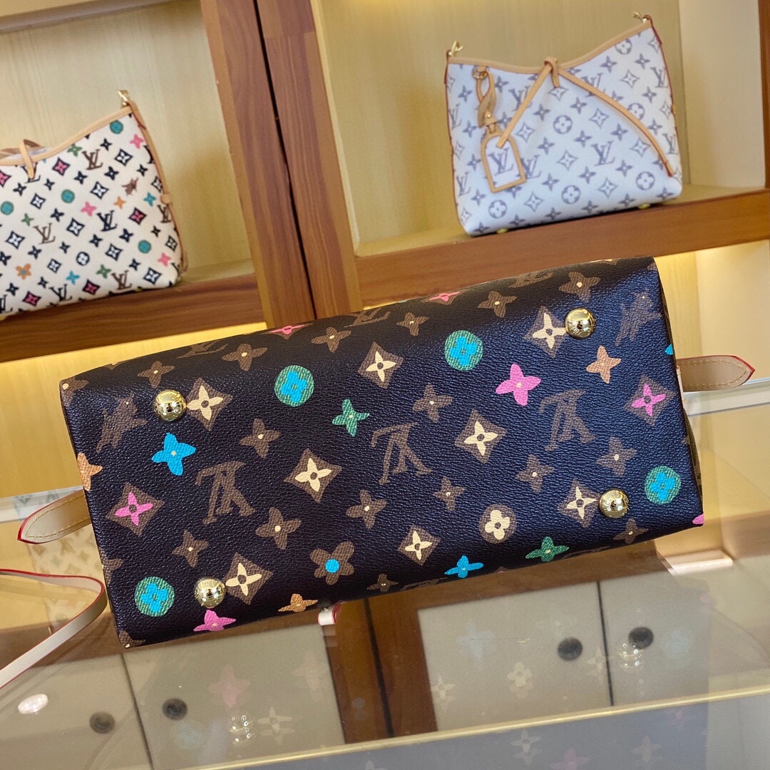 变色皮,,M24707,M46203 小号推出崭新 CarryAll 中号手袋,以 Monogram 帆