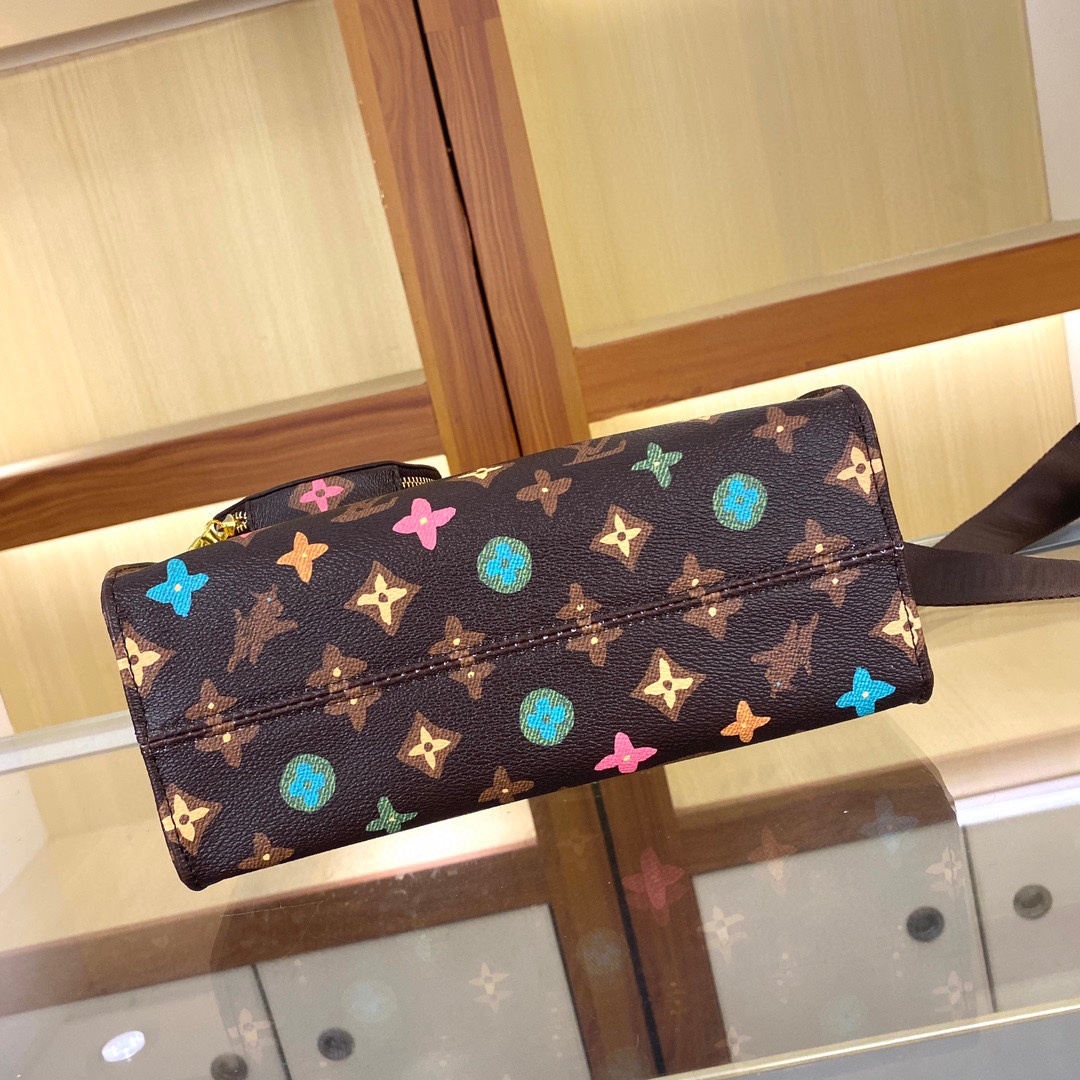 ,M24079,M24533,M46629,M22976,M59856本款 OnTheGo 小号手袋为