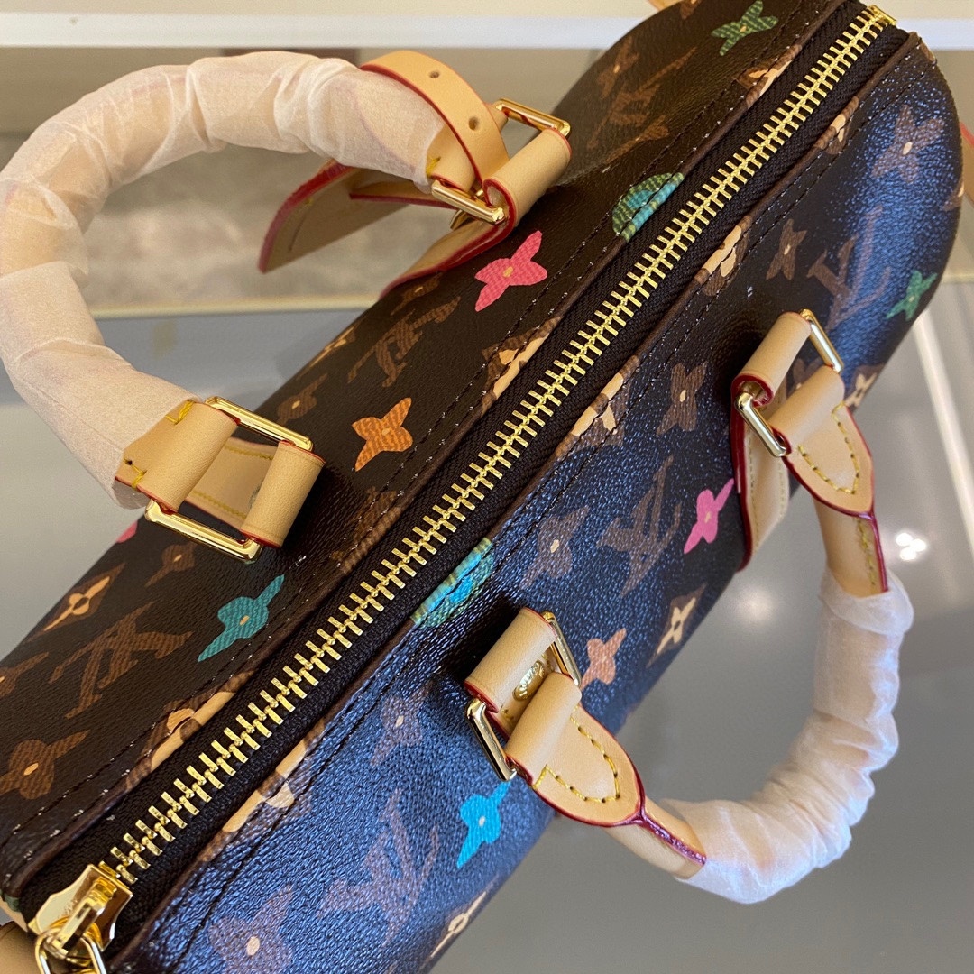 双面变色皮,,M24424 M24849老花彩菊本款 Keepall 25 手袋取材 Monogram