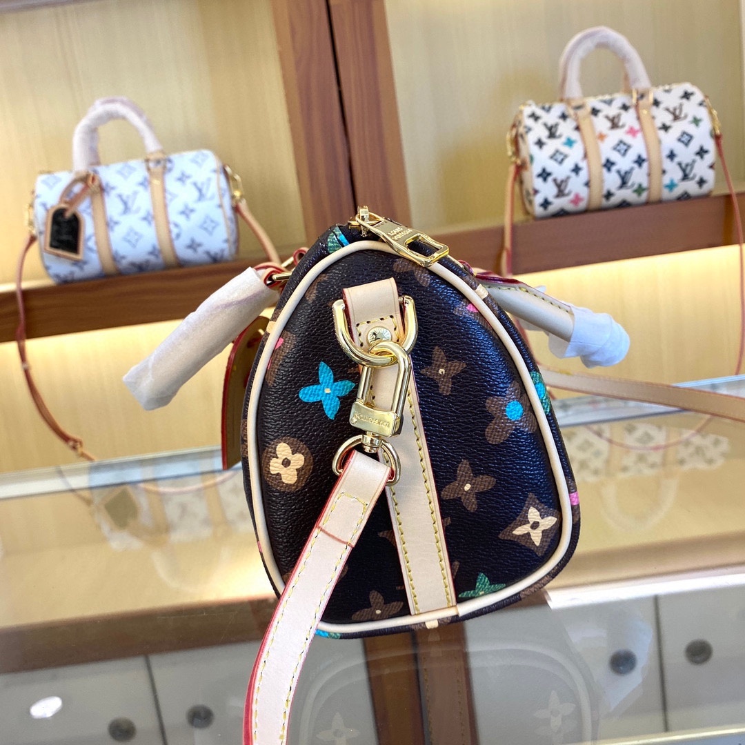 双面变色皮,,M24424 M24849老花彩菊本款 Keepall 25 手袋取材 Monogram