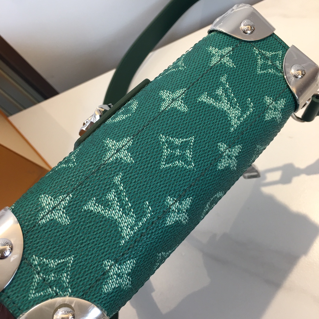 Louis Vuitton Soul Trunk Monogram Dust Green Messenger Bag 7 i1734415147 7612 5