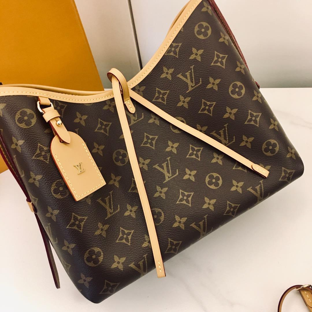 ,M46203 推出崭新 CarryAll 手袋,以 Monogram 帆布和皮革饰边塑造贴合身形的设计
