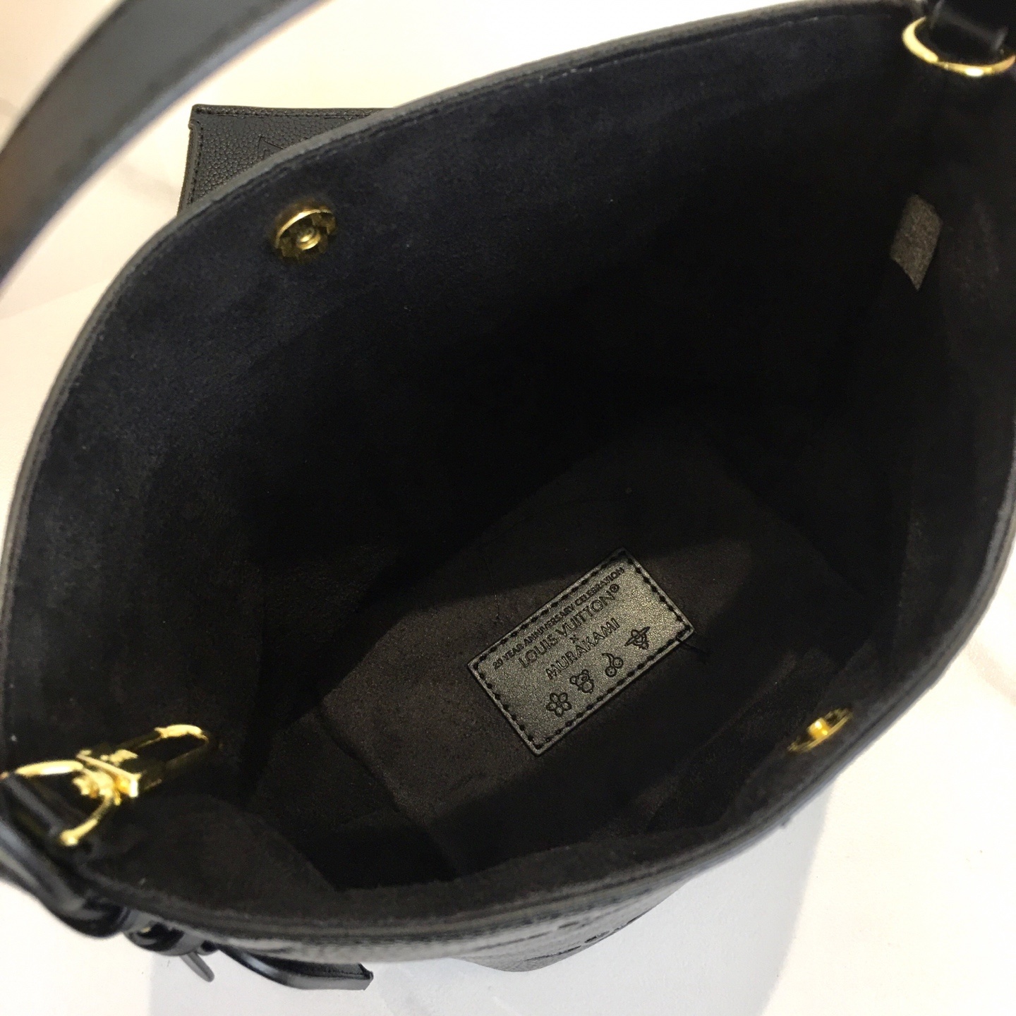 ,升级原版 M12925【ALL IN BB 水桶手袋】本款 All InBB手袋为Monogram帆布