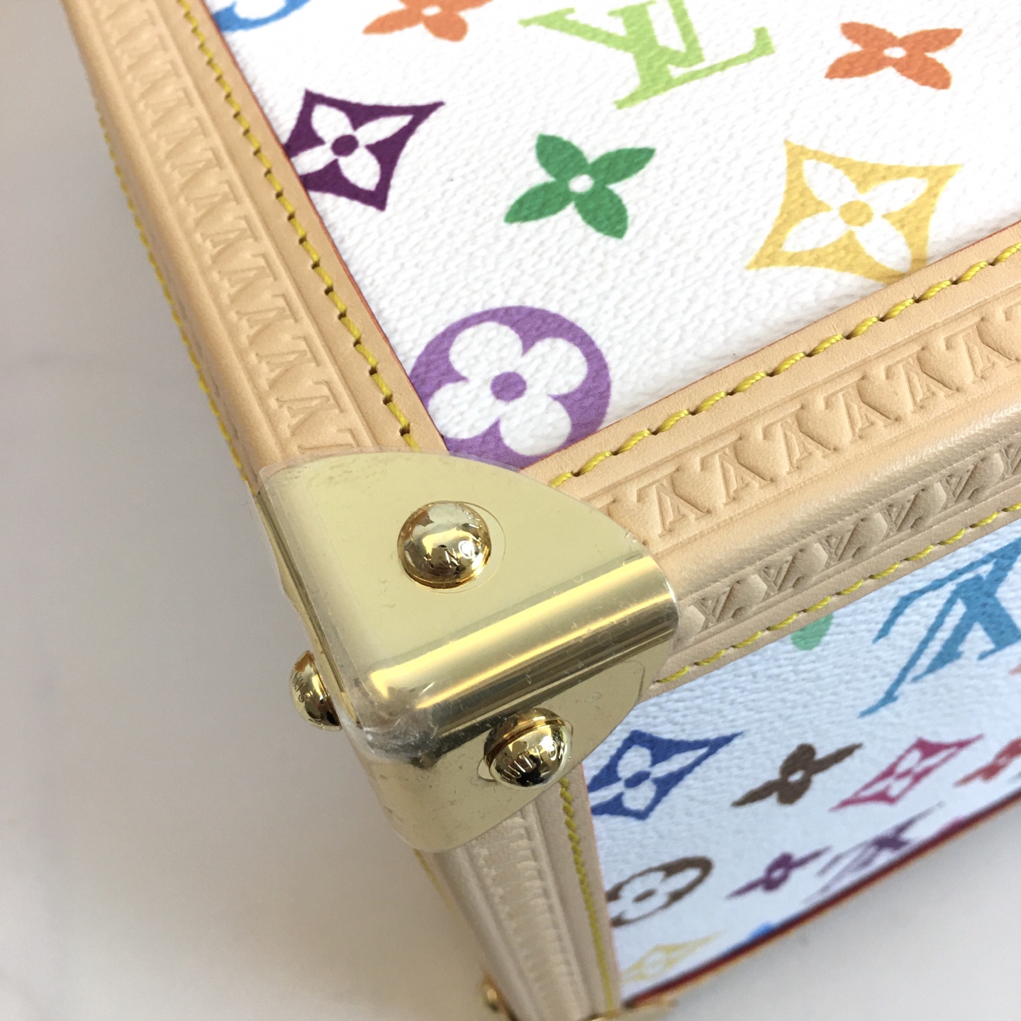 Louis Vuitton OnTheGo Murakami Takashi White Multicolor Monogram Tote Bag 6 i1742578295547 981 0 3