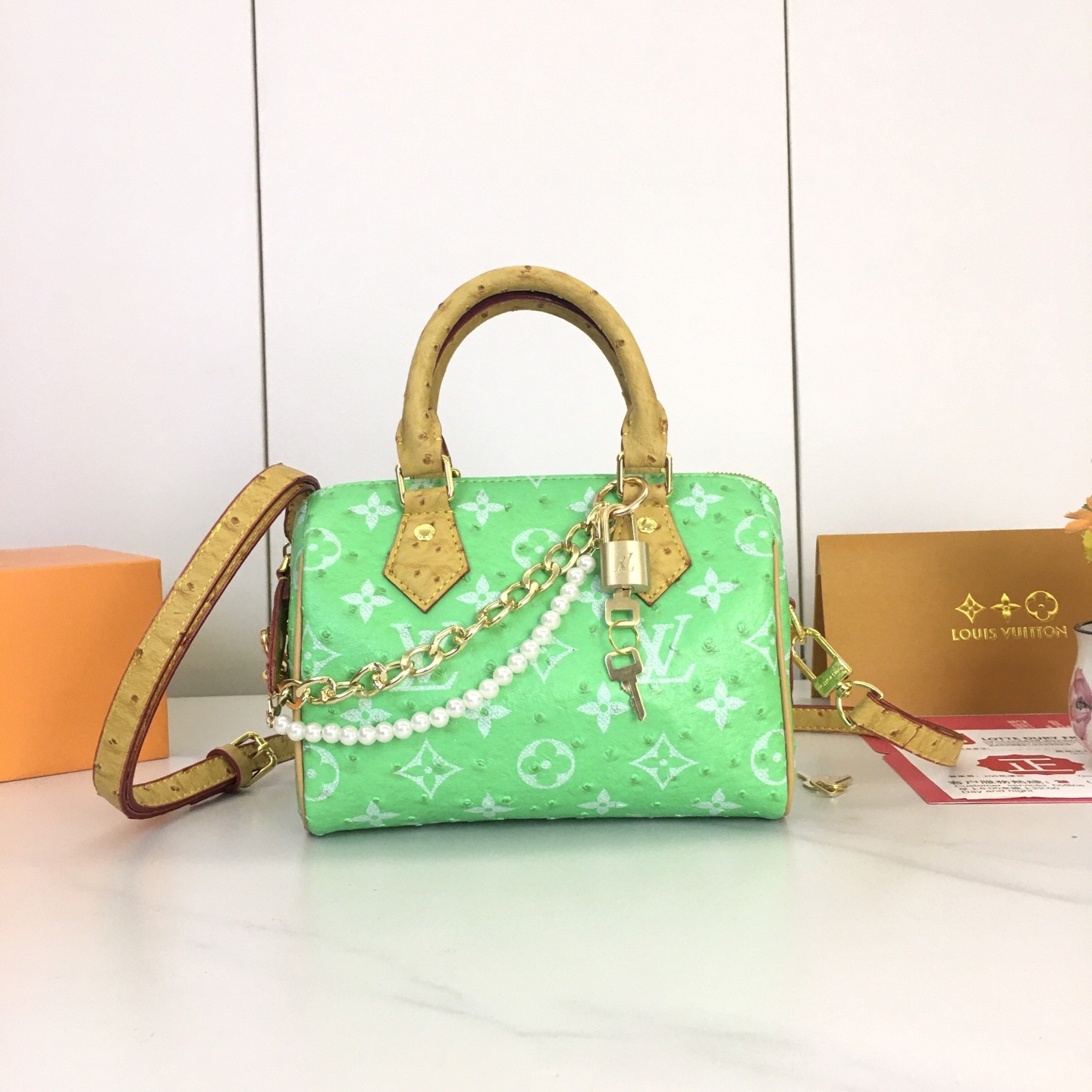 ,M87682,本款 LV x YK Nano Speedy 手袋选择阐述路易威登 x 草间弥生合作系列