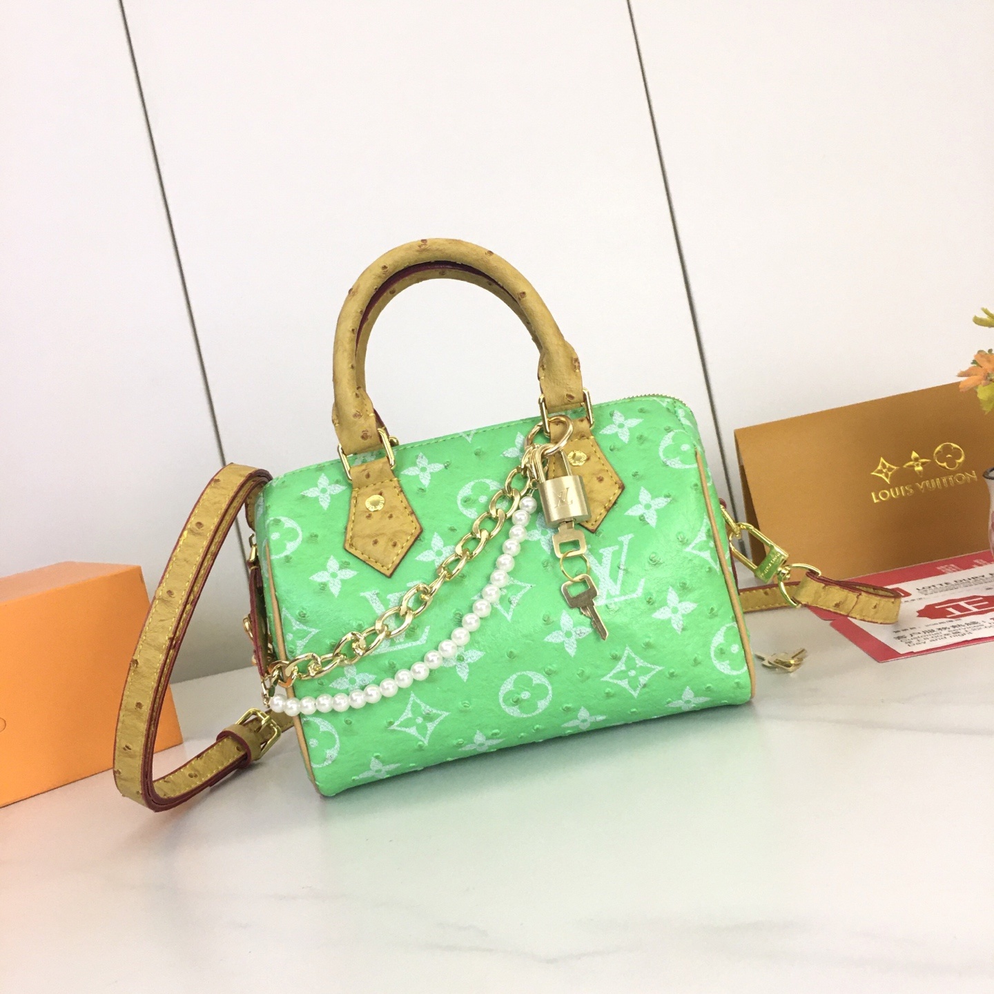 ,M87682,本款 LV x YK Nano Speedy 手袋选择阐述路易威登 x 草间弥生合作系列