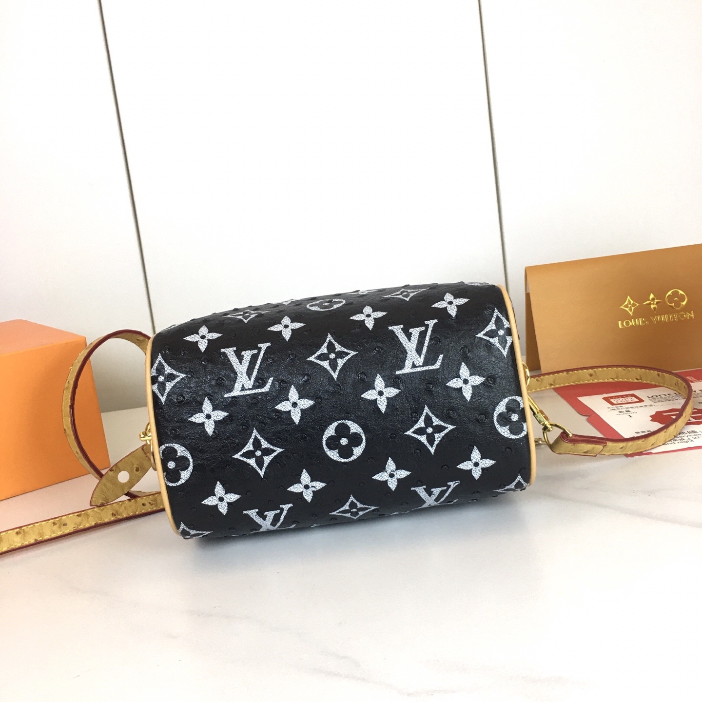 ,M87682,本款 LV x YK Nano Speedy 手袋选择阐述路易威登 x 草间弥生合作系列