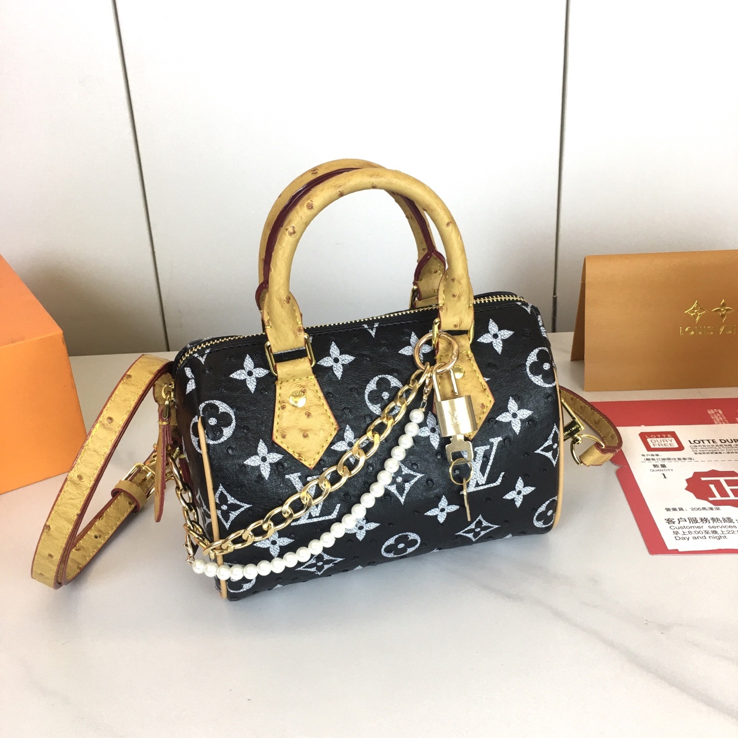 ,M87682,本款 LV x YK Nano Speedy 手袋选择阐述路易威登 x 草间弥生合作系列