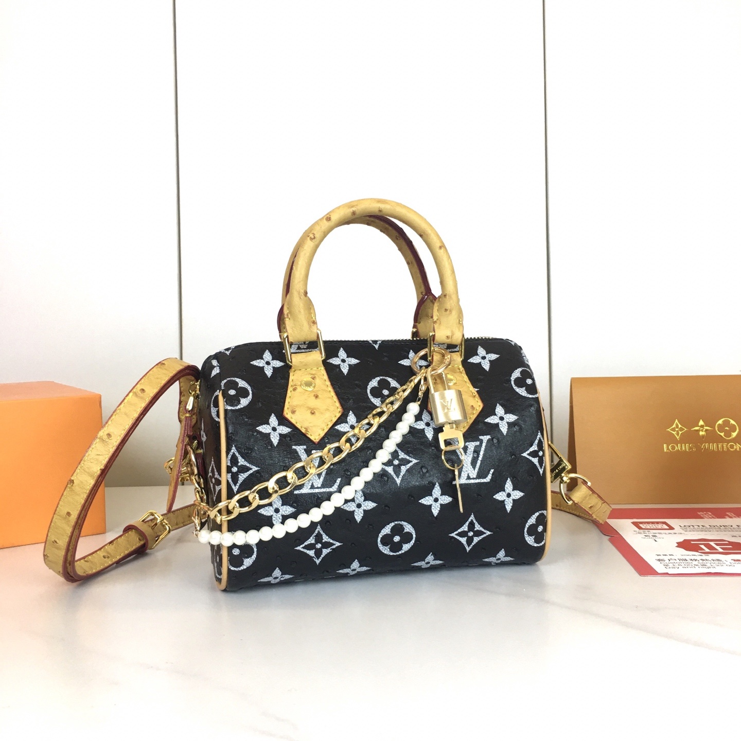 ,M87682,本款 LV x YK Nano Speedy 手袋选择阐述路易威登 x 草间弥生合作系列