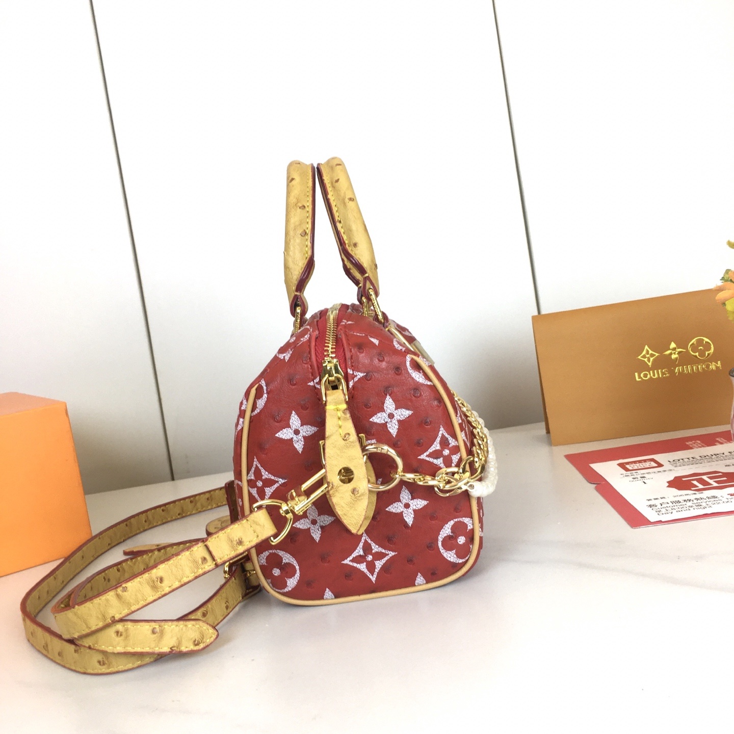 ,鸵鸟纹,M87682,本款 LV x YK Nano Speedy 手袋选择阐述路易威登 x 草间弥生