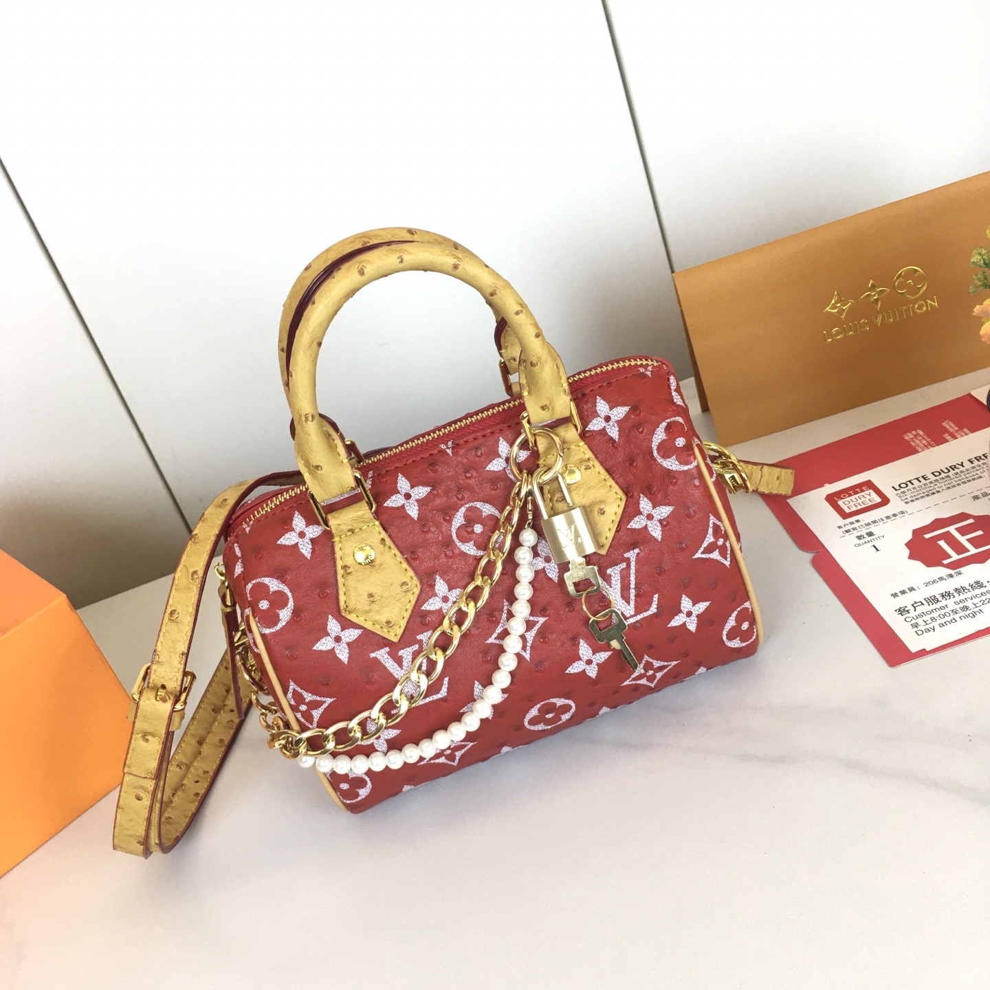 ,鸵鸟纹,M87682,本款 LV x YK Nano Speedy 手袋选择阐述路易威登 x 草间弥生
