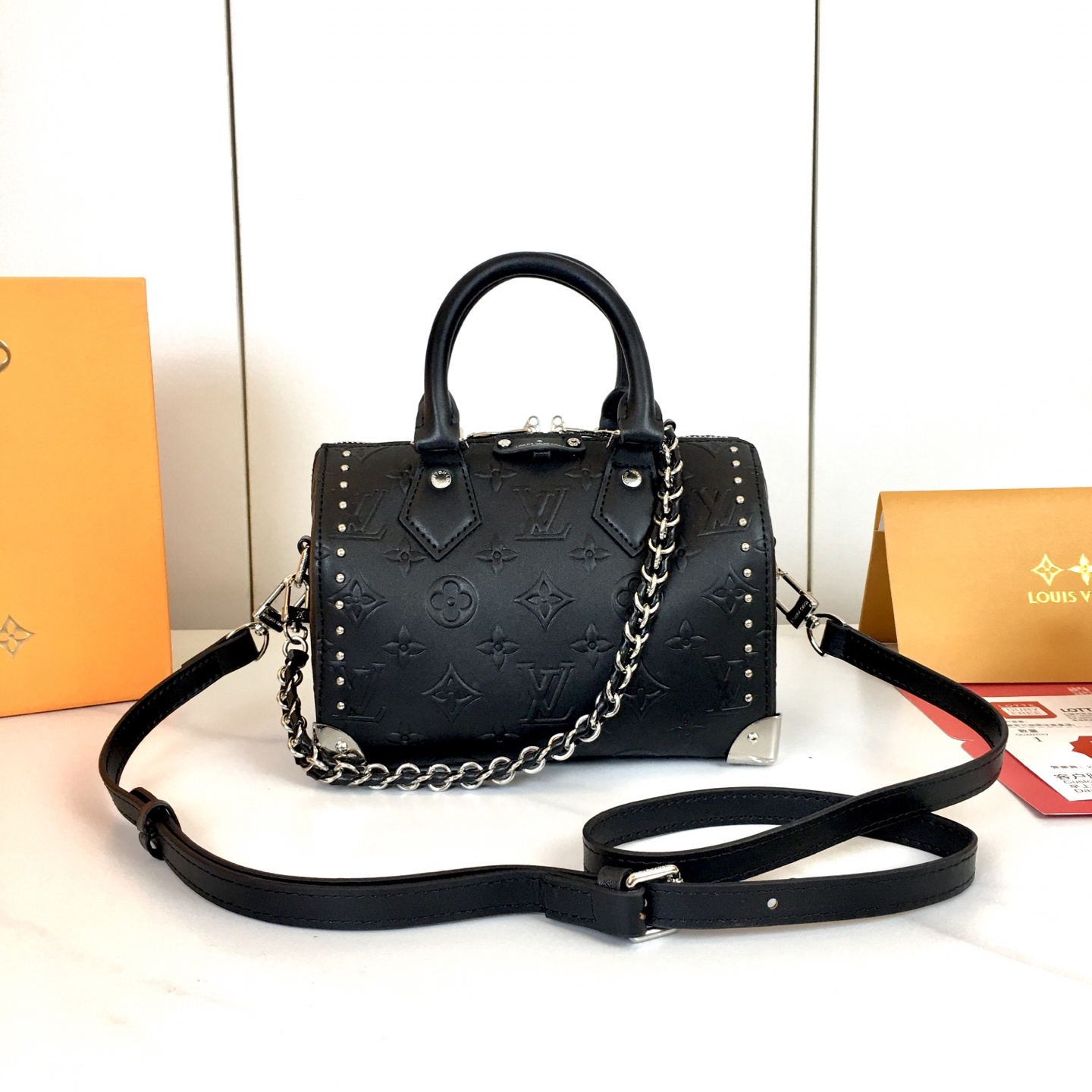 ,M14575 ,M13146,M46681,本款 OnTheGo 小号手袋出自 Monogram Bo