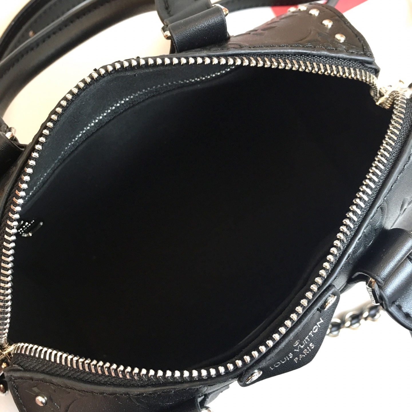 ,M14575 ,M13146,M46681,本款 OnTheGo 小号手袋出自 Monogram Bo