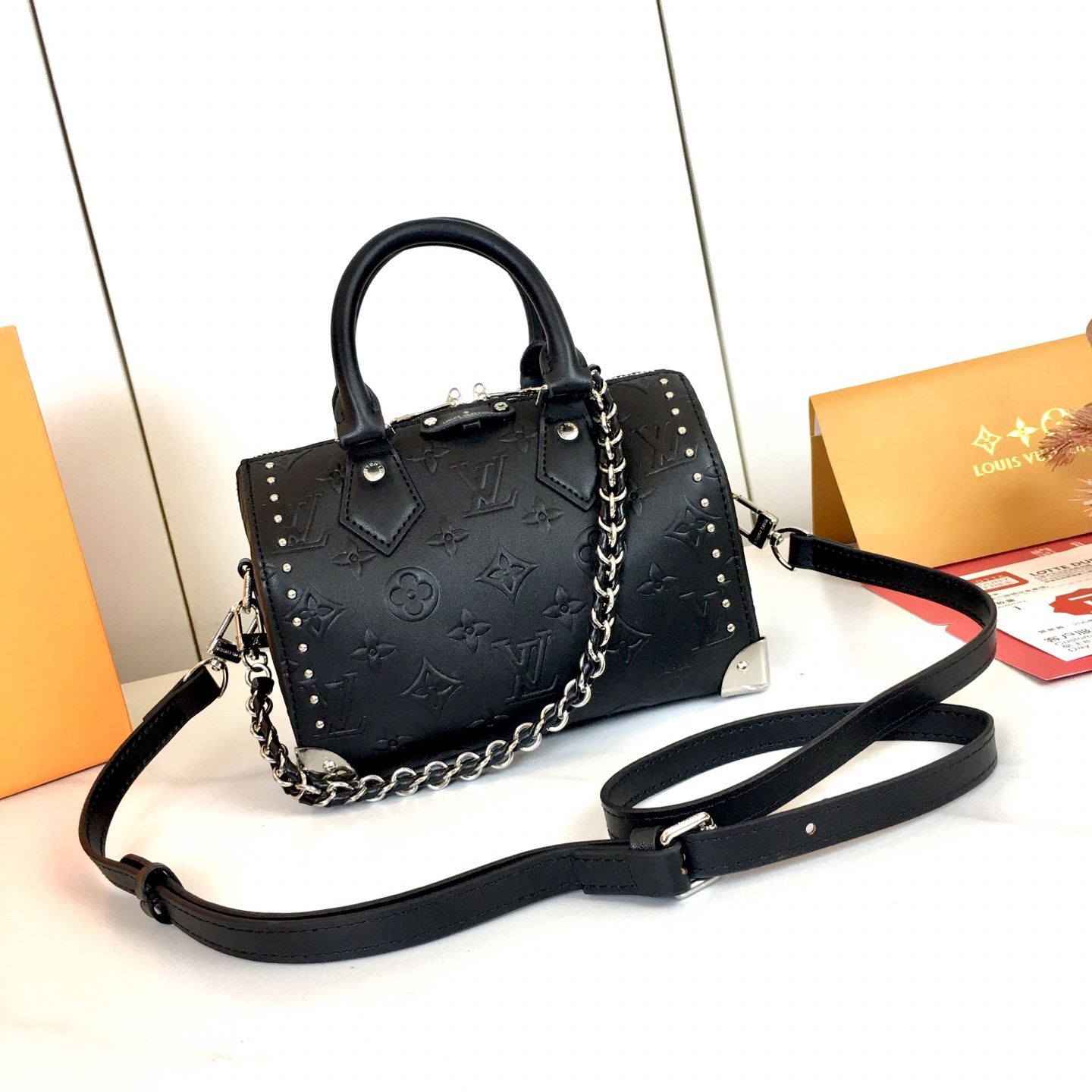 ,M14575 ,M13146,M46681,本款 OnTheGo 小号手袋出自 Monogram Bo
