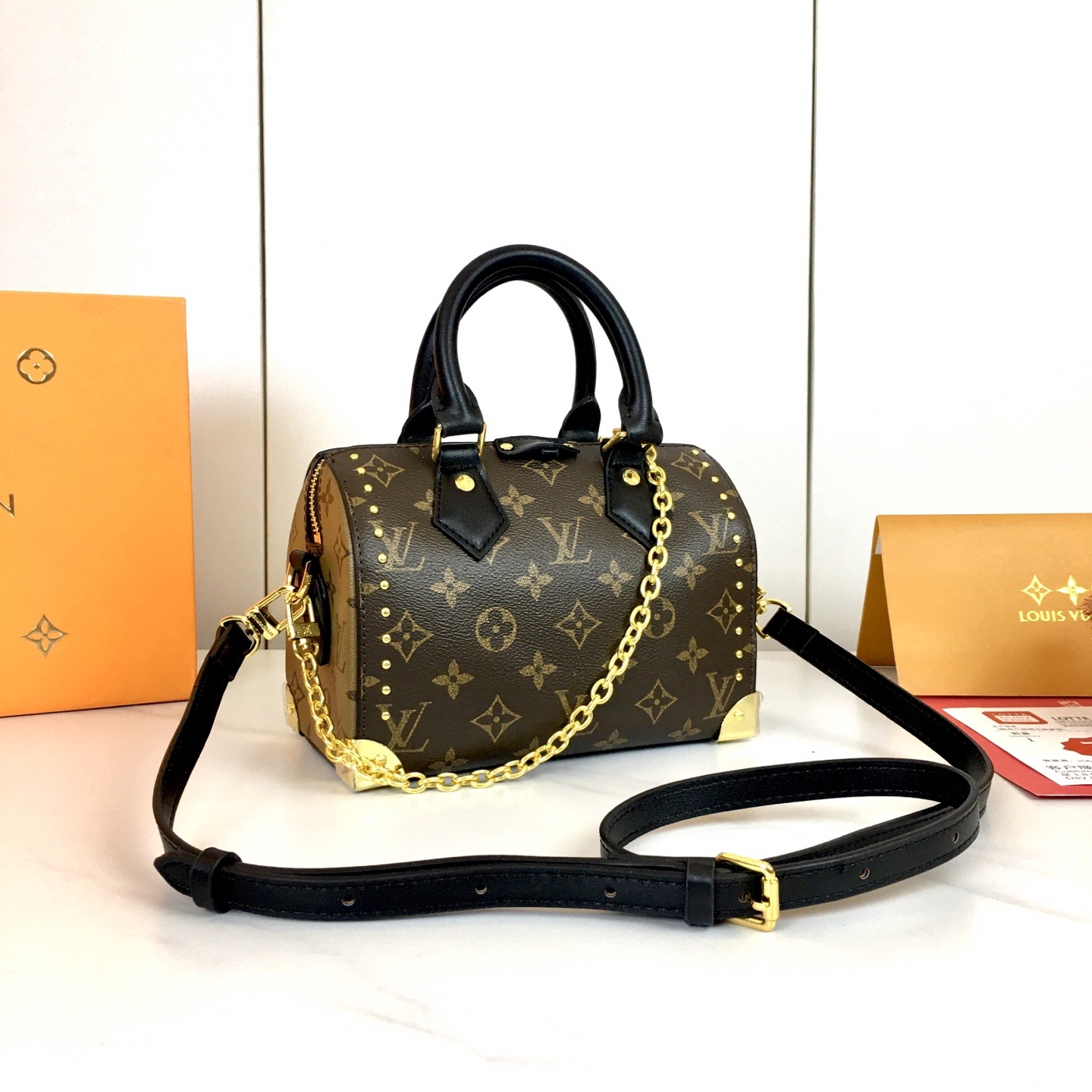 ,M46681,M14575 ,M13146,本款 OnTheGo 小号手袋出自 Monogram Bo