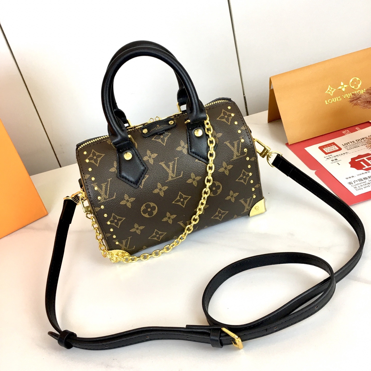 ,M46681,M14575 ,M13146,本款 OnTheGo 小号手袋出自 Monogram Bo