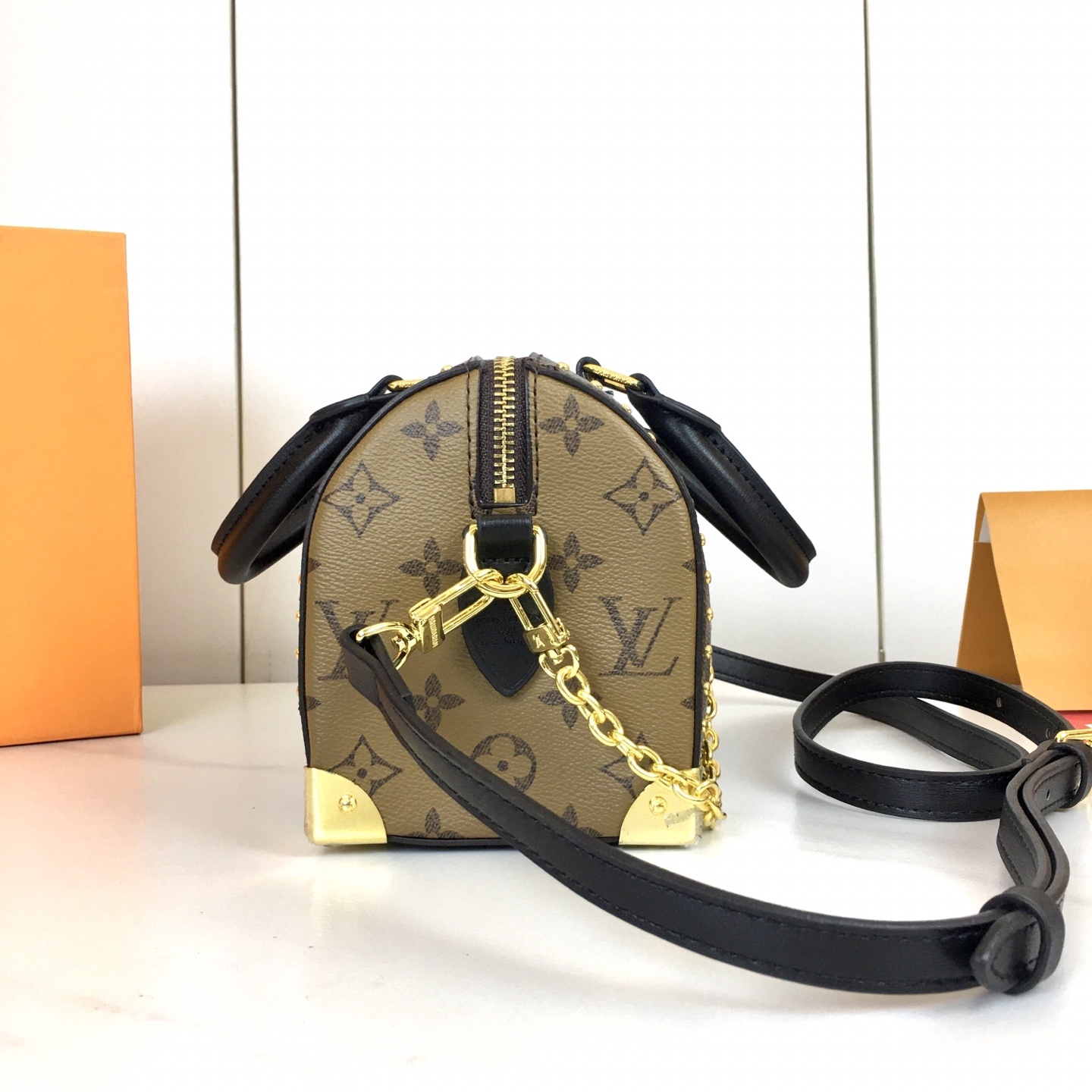,M46681,M14575 ,M13146,本款 OnTheGo 小号手袋出自 Monogram Bo