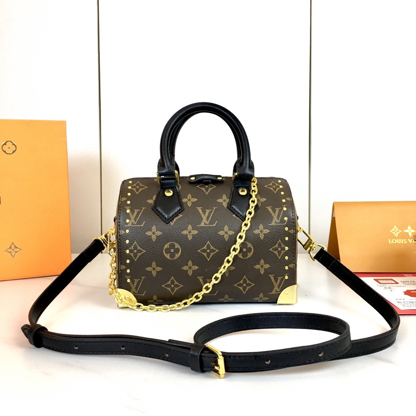 ,M46681,M14575 ,M13146,本款 OnTheGo 小号手袋出自 Monogram Bo