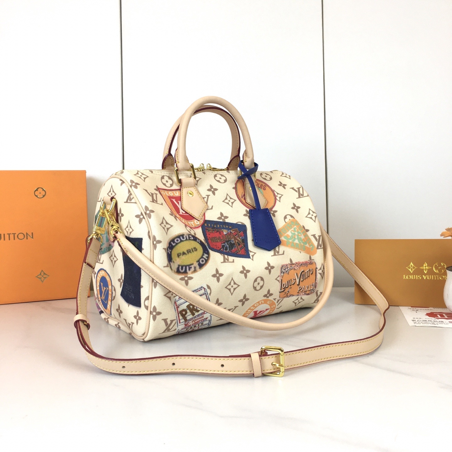 ,M14587 本款 SPeedy Soft 30 手袋以复古笔触演绎 Monogram Dune 元素