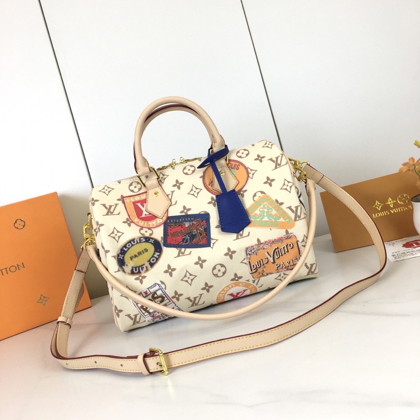 ,M14587 本款 SPeedy Soft 30 手袋以复古笔触演绎 Monogram Dune 元素