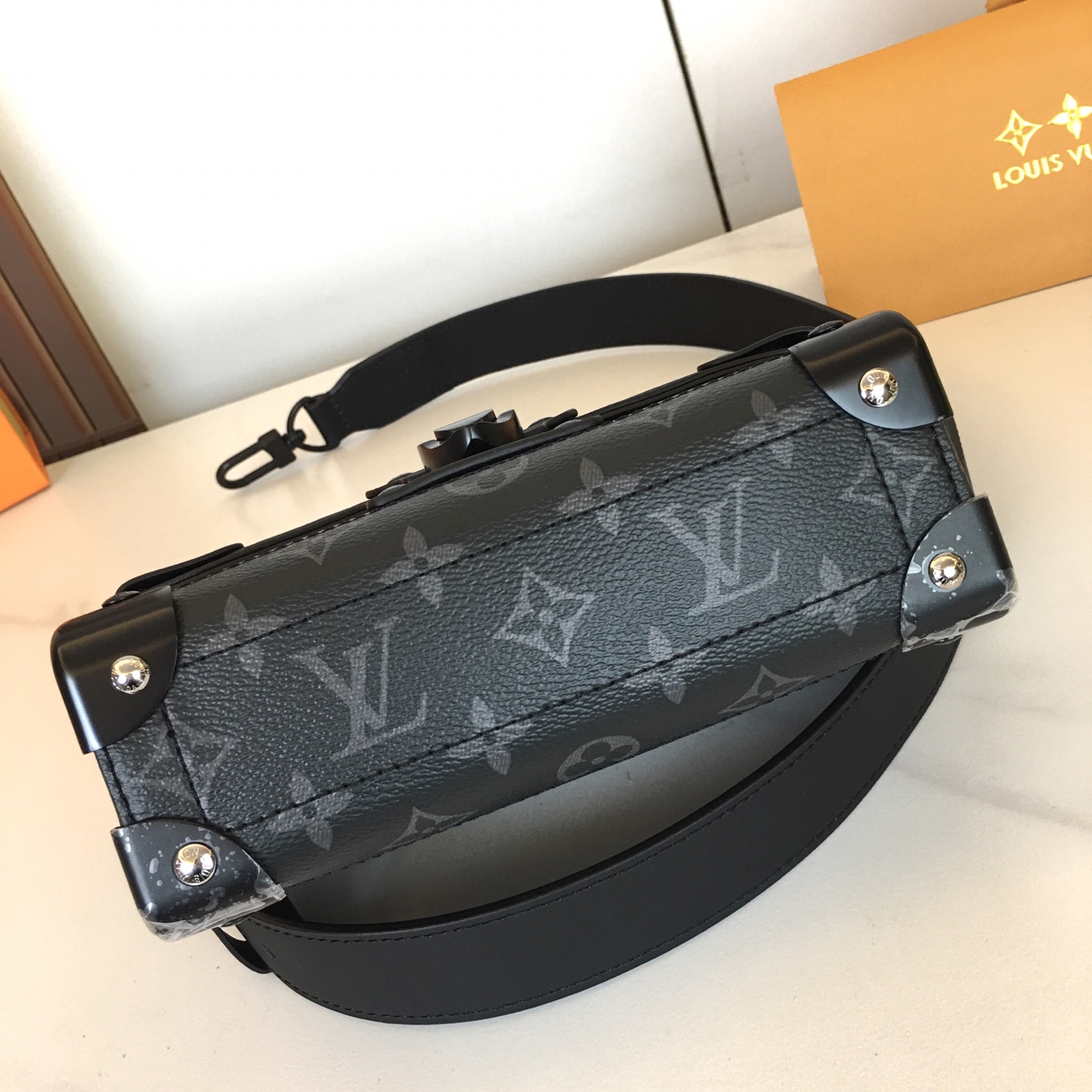 Louis Vuitton Soul Trunk Messenger Bag Monogram Dust Canvas - M11743 5 i1747671789658 9324 0 4