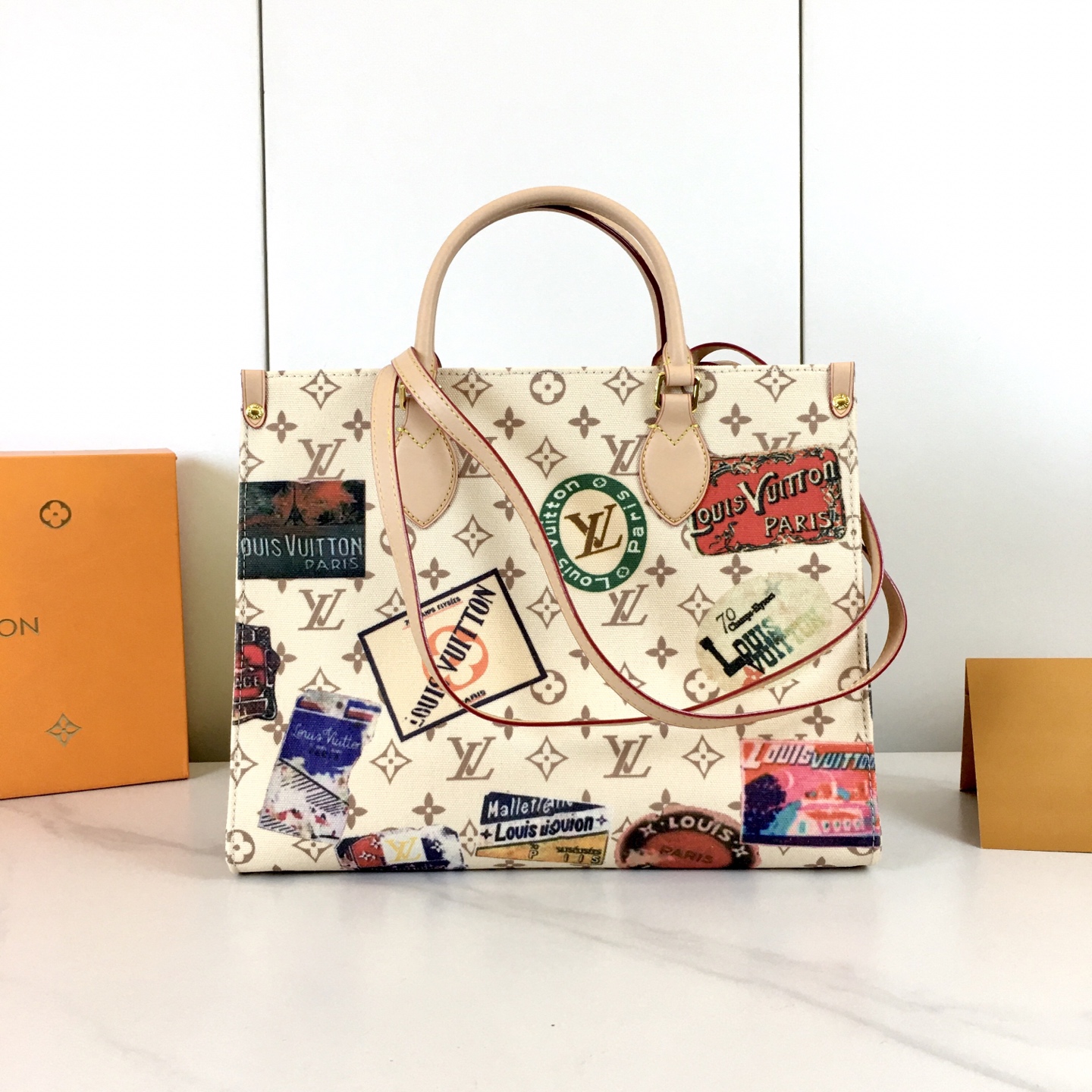 Onthego 中号手袋 - クラシックなMonogramデザイン