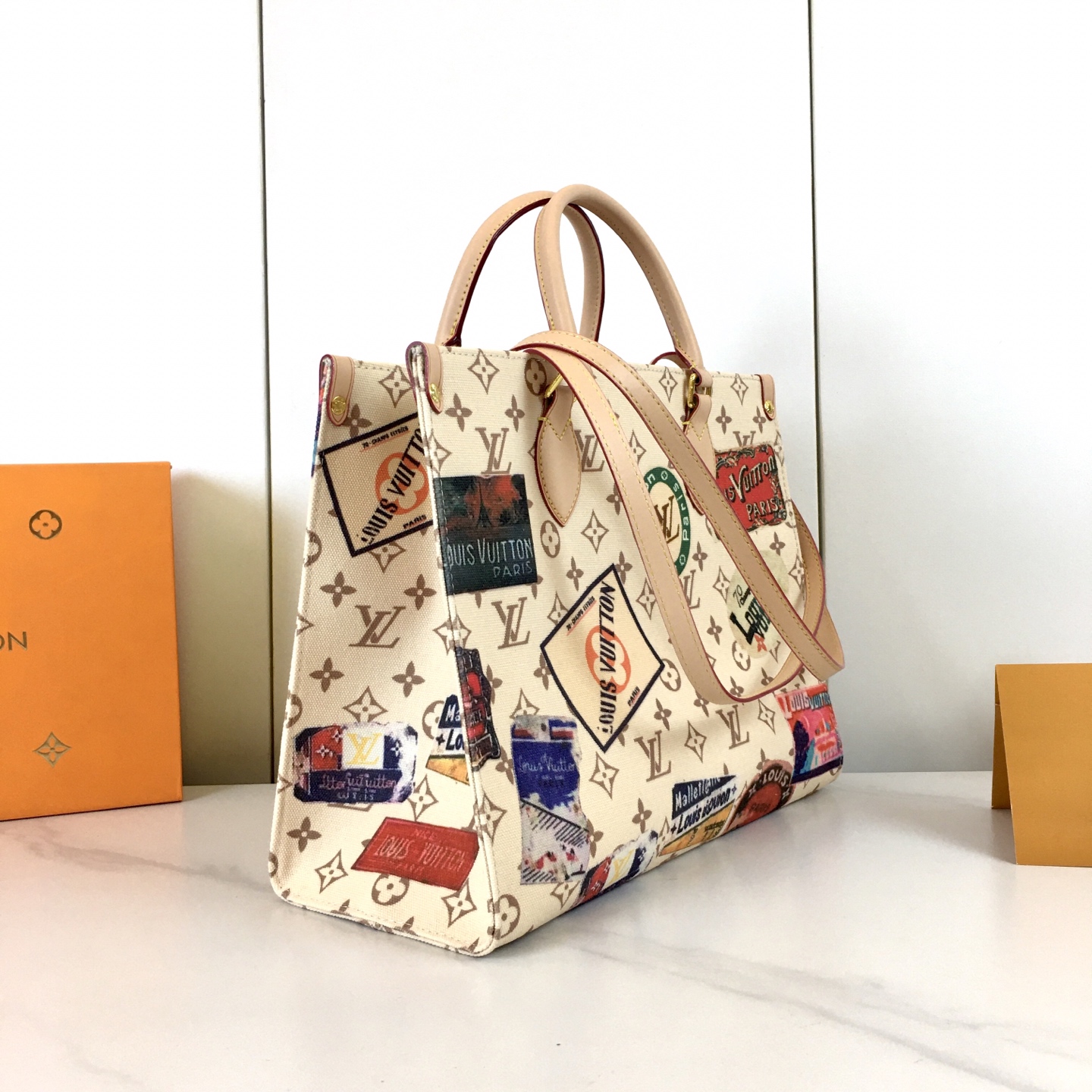 Onthego 中号手袋 - クラシックなMonogramデザイン